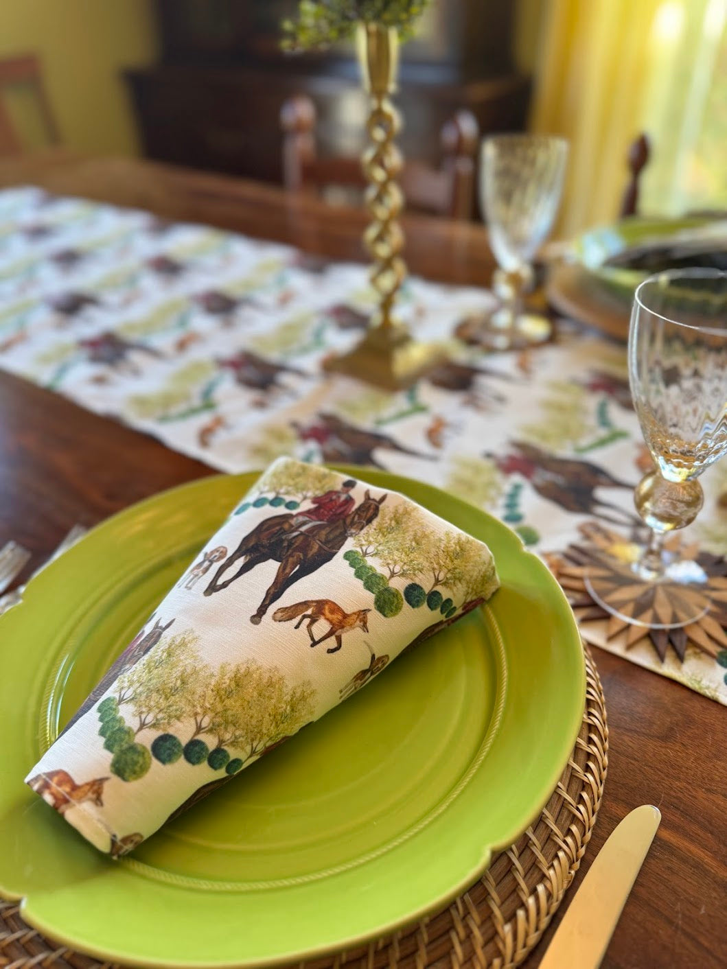 Cloth Napkins - The Hunt in Woods on White Linen Cotton (Set of 4)