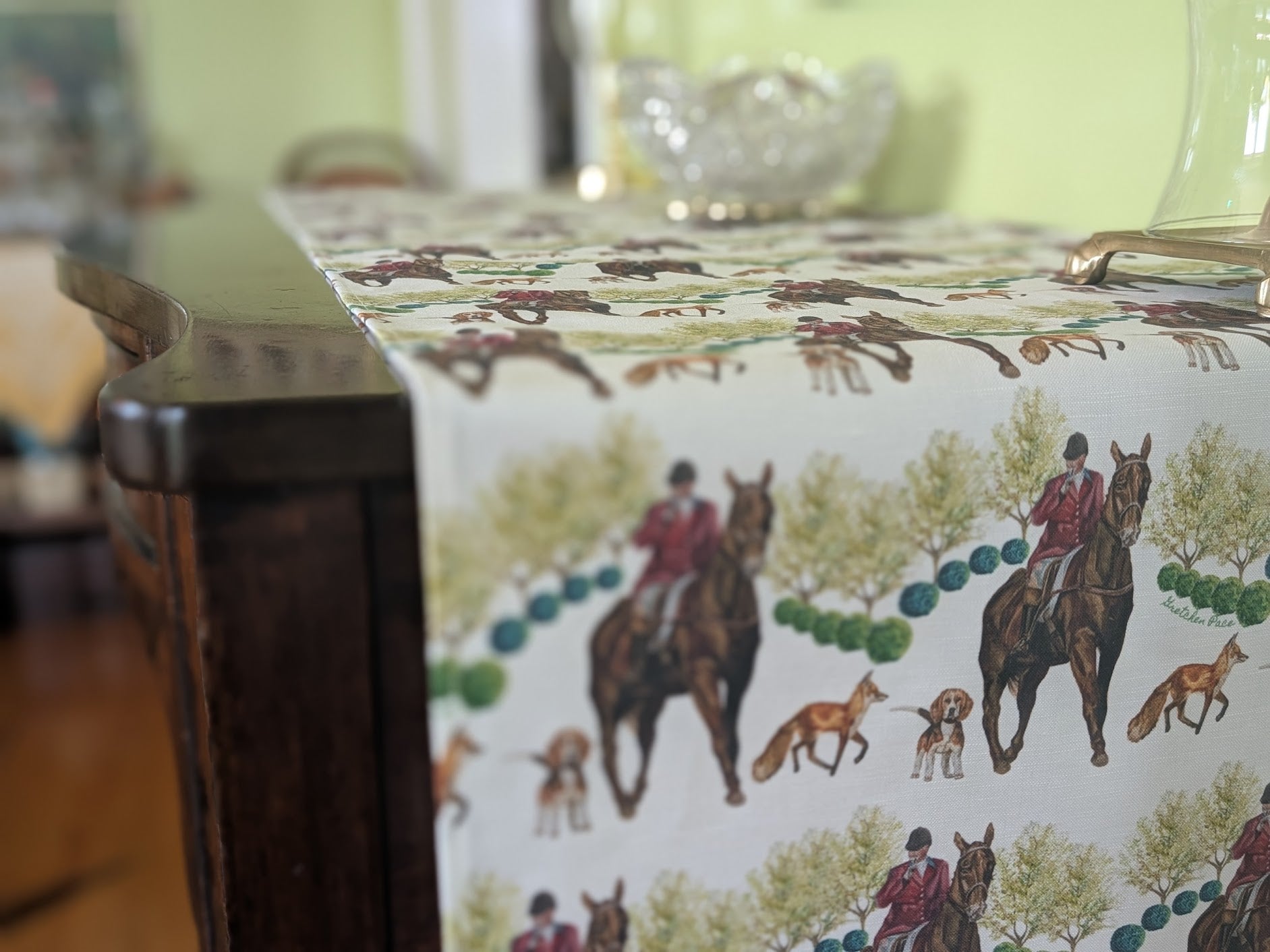 Table Runner - The Hunt in Woods on Linen Cotton